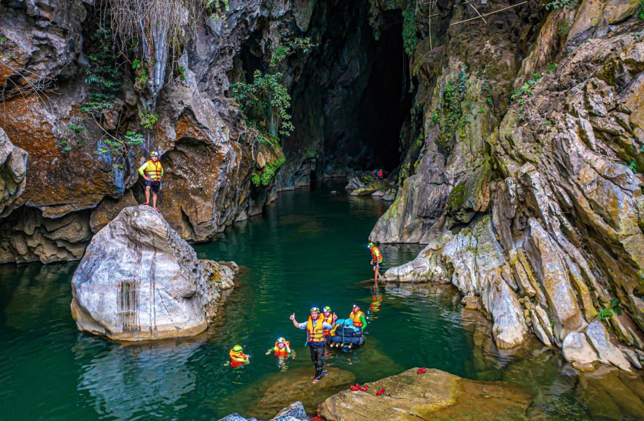 Greenland Backpackers Hostel Phong Nha Buitenkant foto